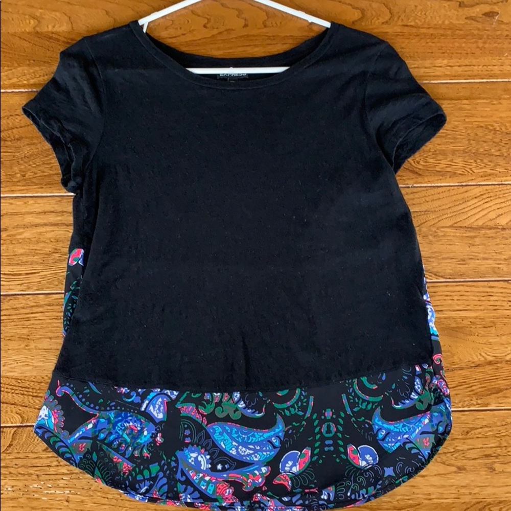 Fun short sleeve Express top